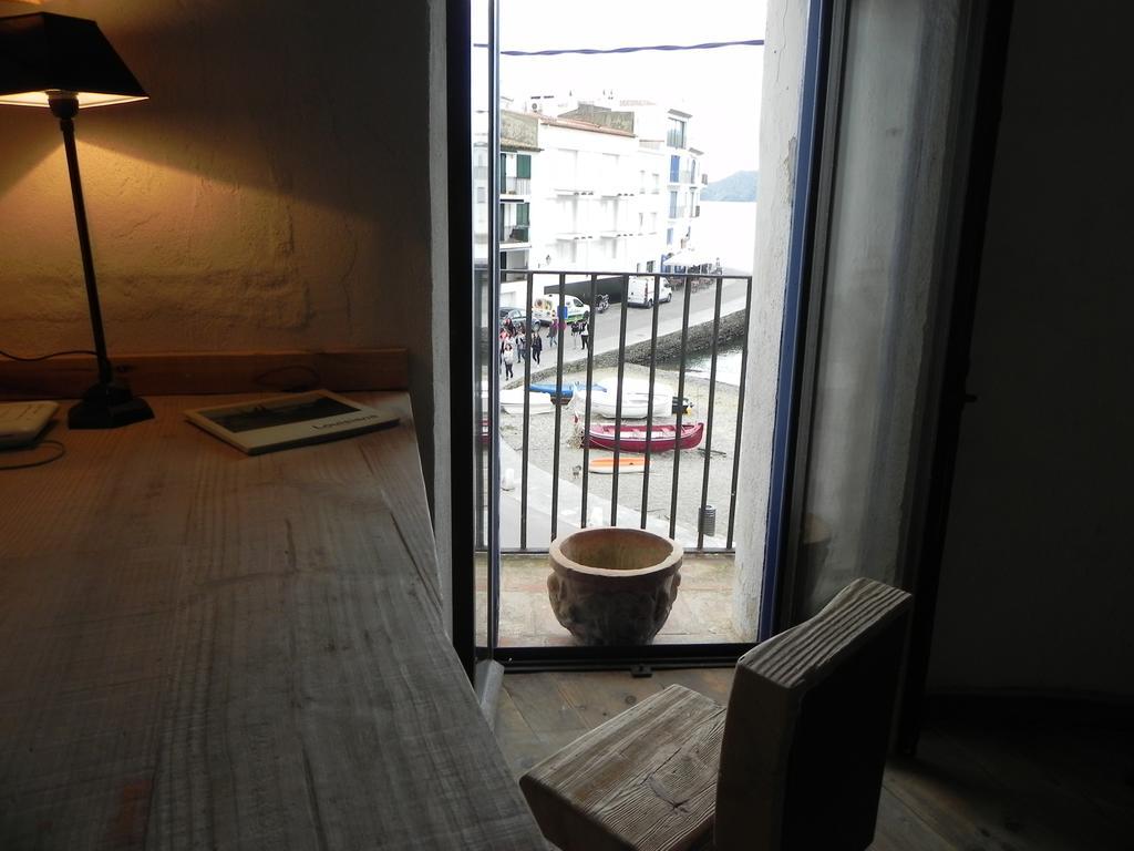 Apartamento Poal-กาดาเกส ภายนอก รูปภาพ